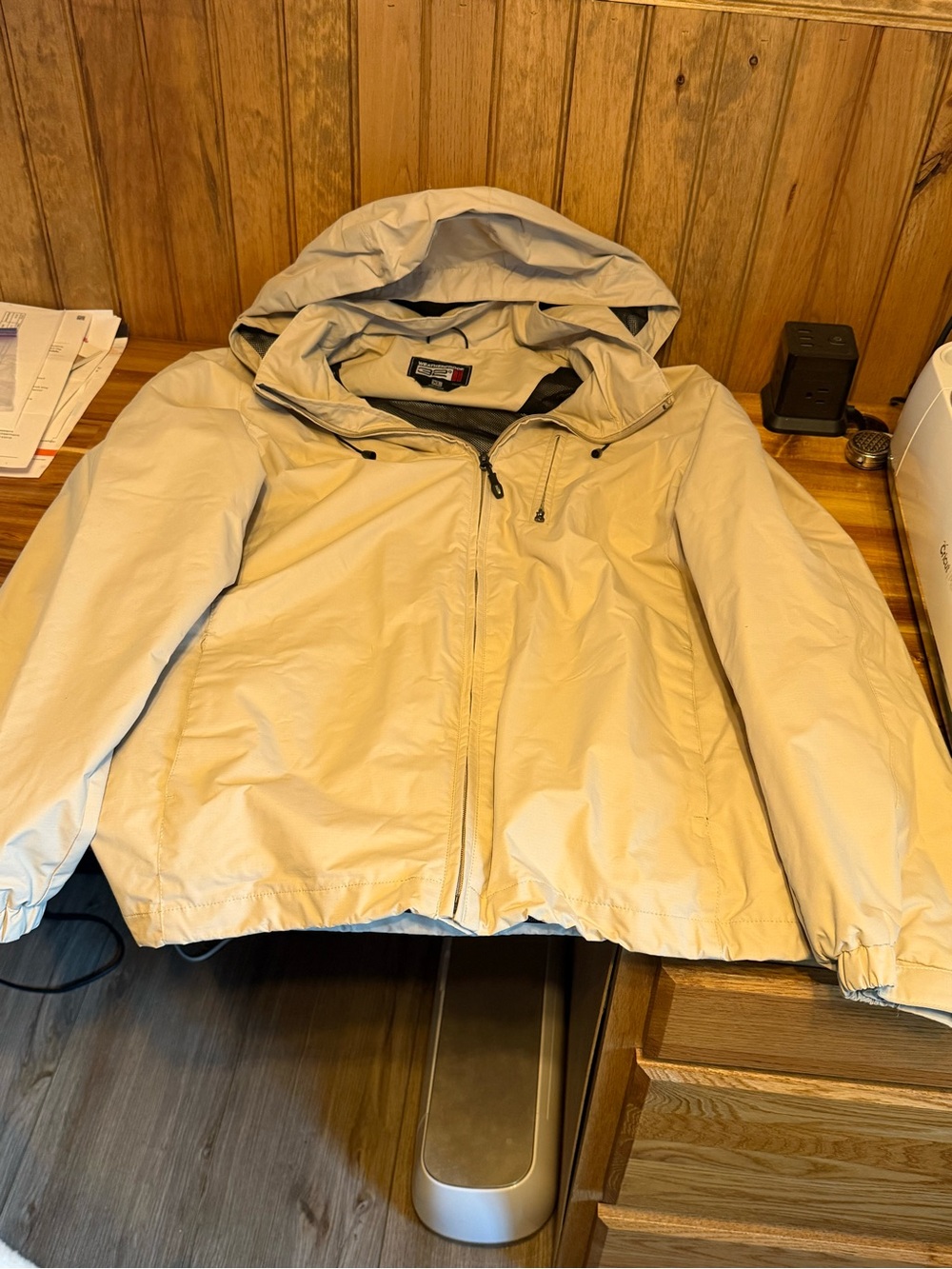 32 Degrees Women's Light Cream Hooded Ski Jacket